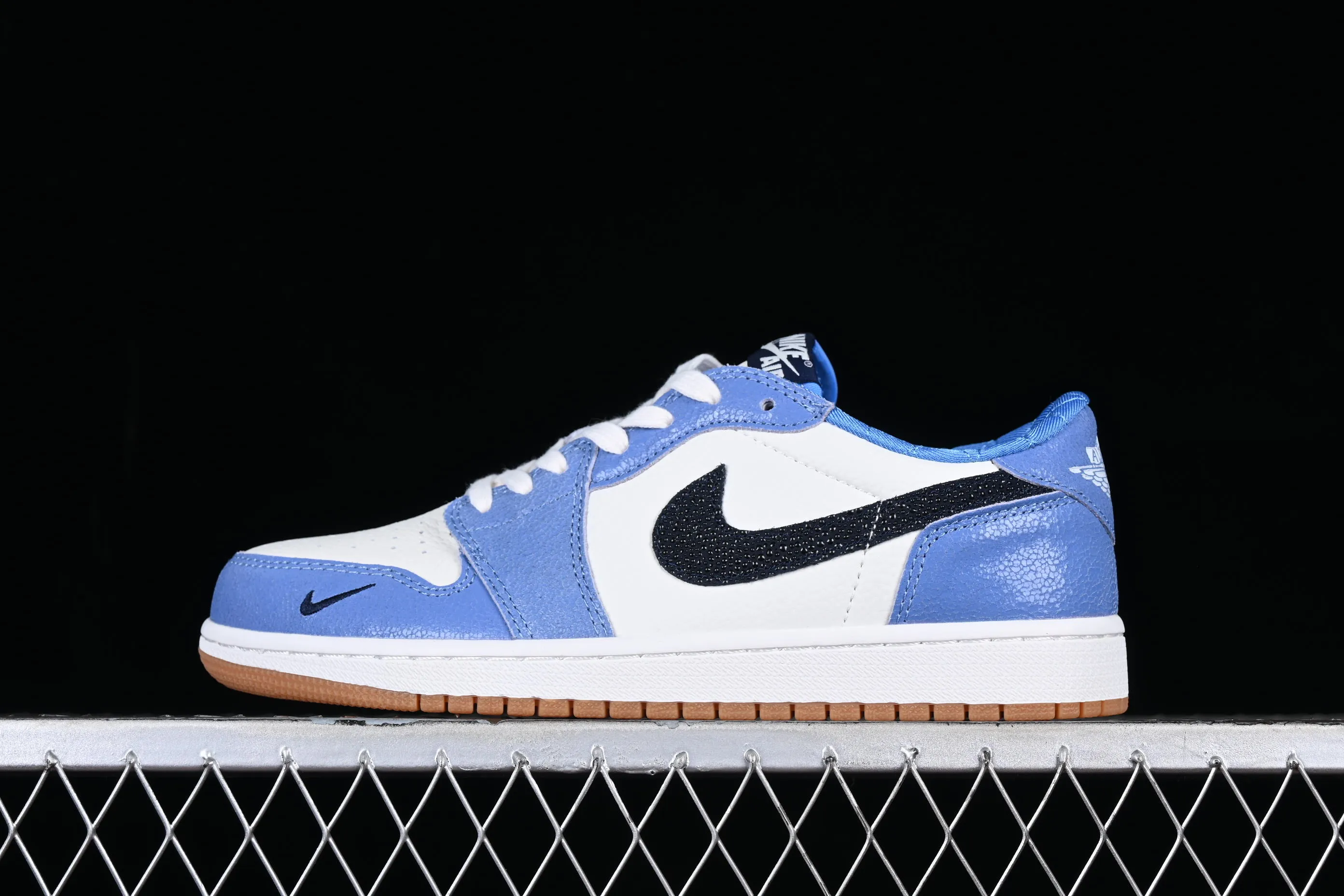 All categories Air Jordan Jordan series basketball shoes Air Jordan 1 Low Z version Air Jordan 1 Low AJ1 Joe 1 black and white blue burst pattern low-top cultural basketball shoes DZ0791-102
